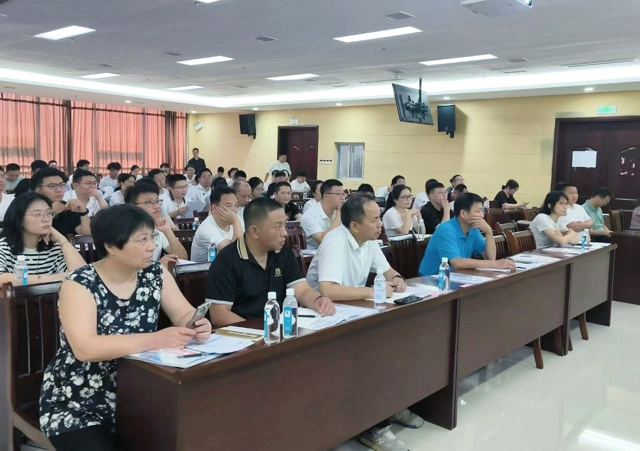 微信图片_2025-07-10_152035_098.jpg 特邀专家陈新福