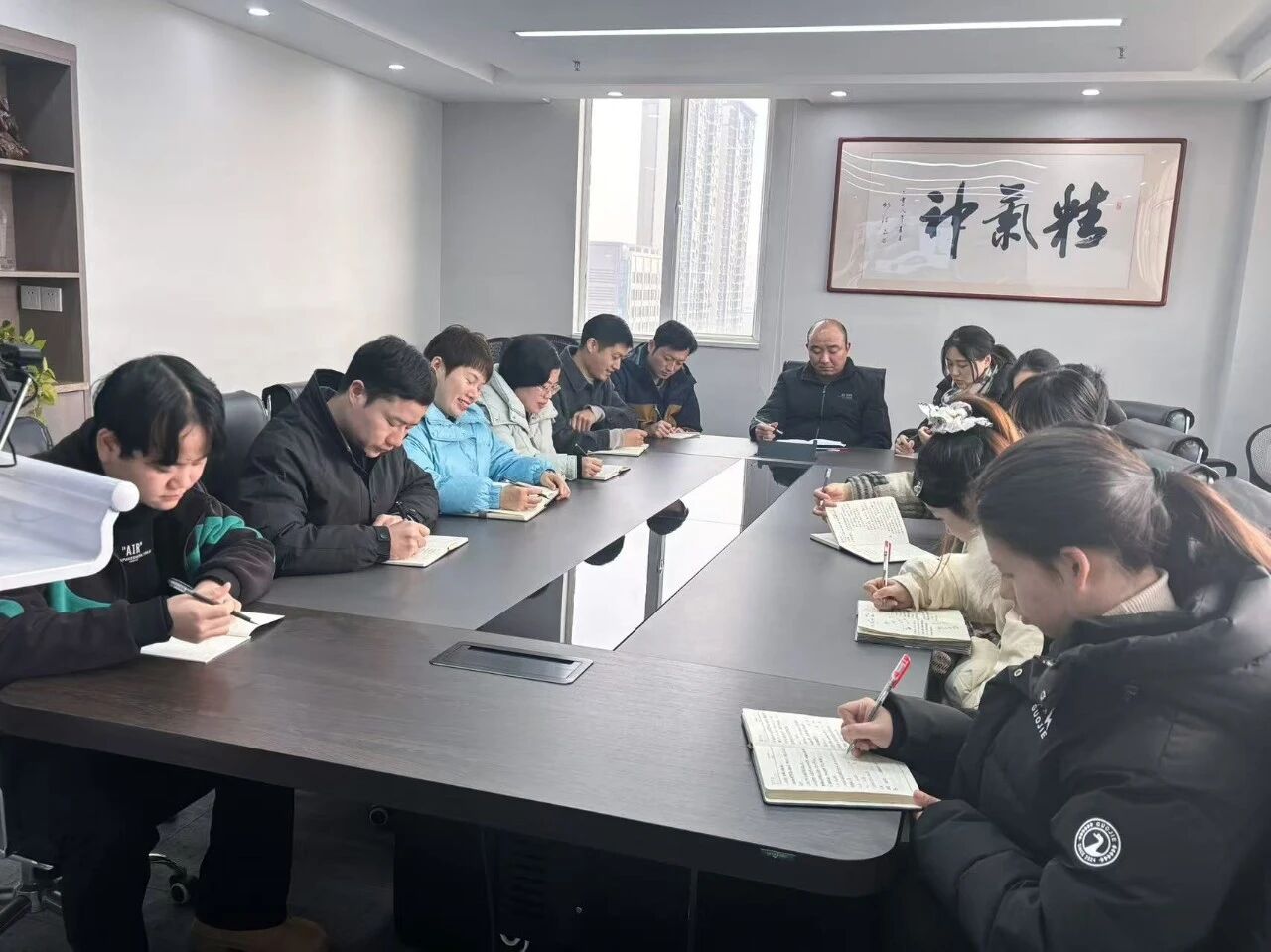 92ad0b7bf9fd7eed3c10bc4680e7246c.jpg 不必执着于过往的功过