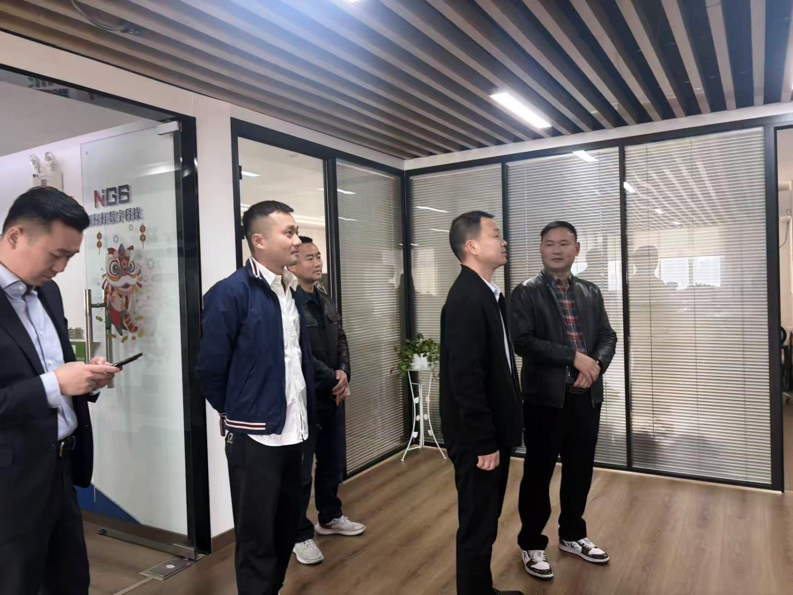 微信图片_20260317103820_1405_5.jpg 龙南市人民法院党组副书记